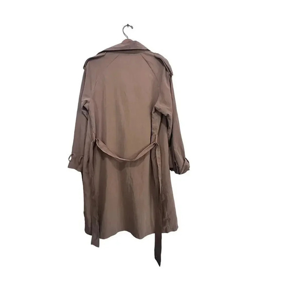 Love Tree Women's Tan Long Sleeve Double Breasted Trench Coat Size Medium - Picture 6 of 9